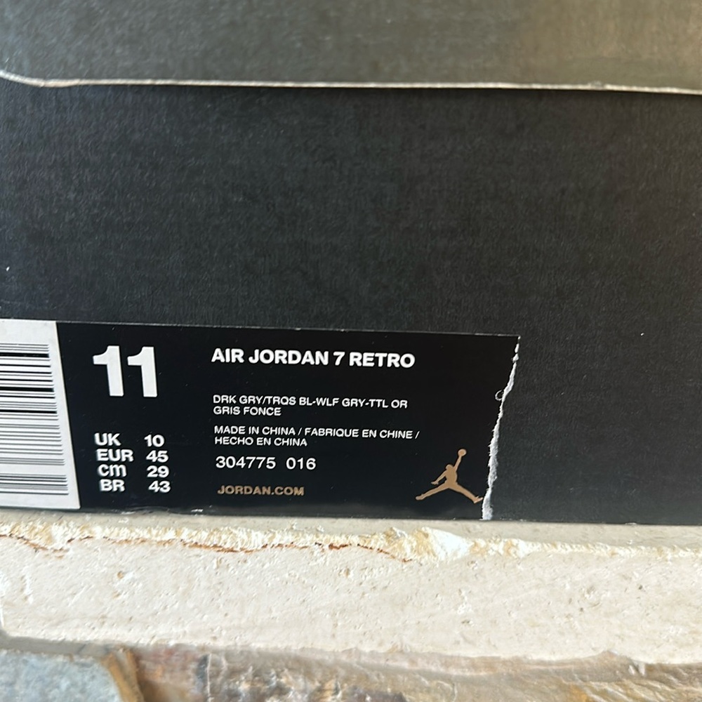 Jordan 7 retro size 11. Color: dark gray with turquoise wolf gray.
